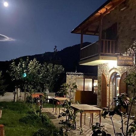Bujtina Hader Xhebro Hostel Tepelene ภายนอก รูปภาพ