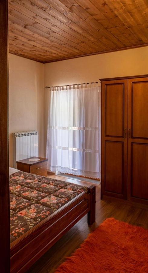 Bujtina Hader Xhebro Hostel Tepelene ภายนอก รูปภาพ