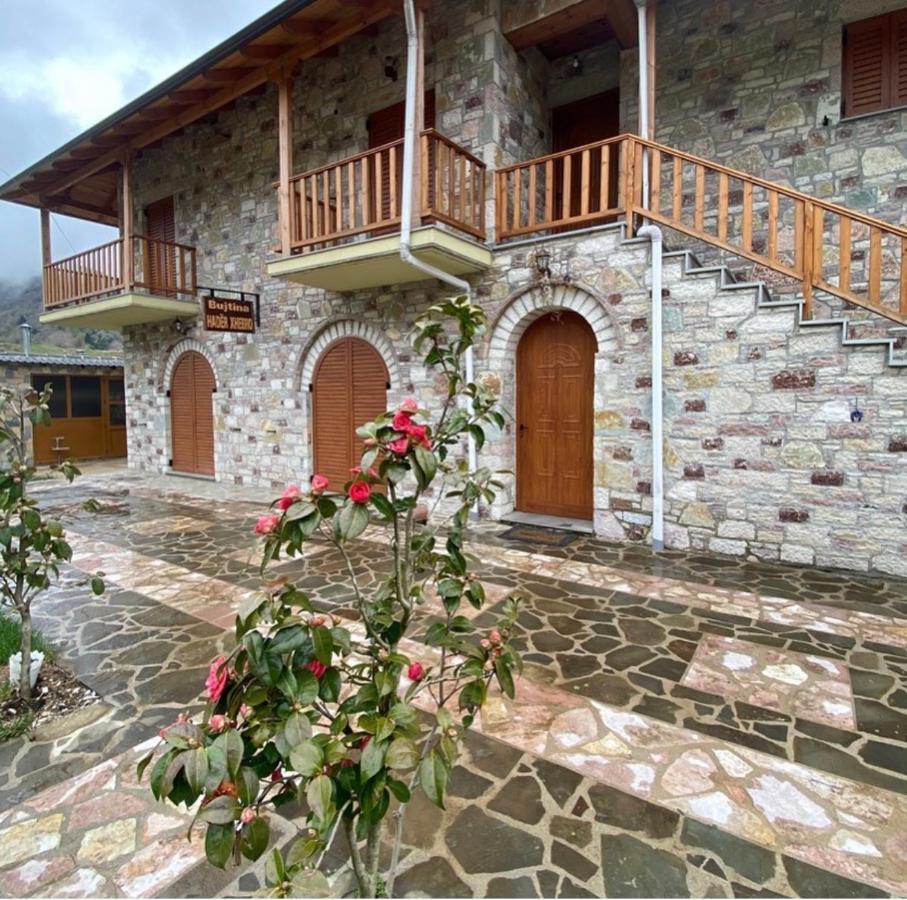 Bujtina Hader Xhebro Hostel Tepelene ภายนอก รูปภาพ