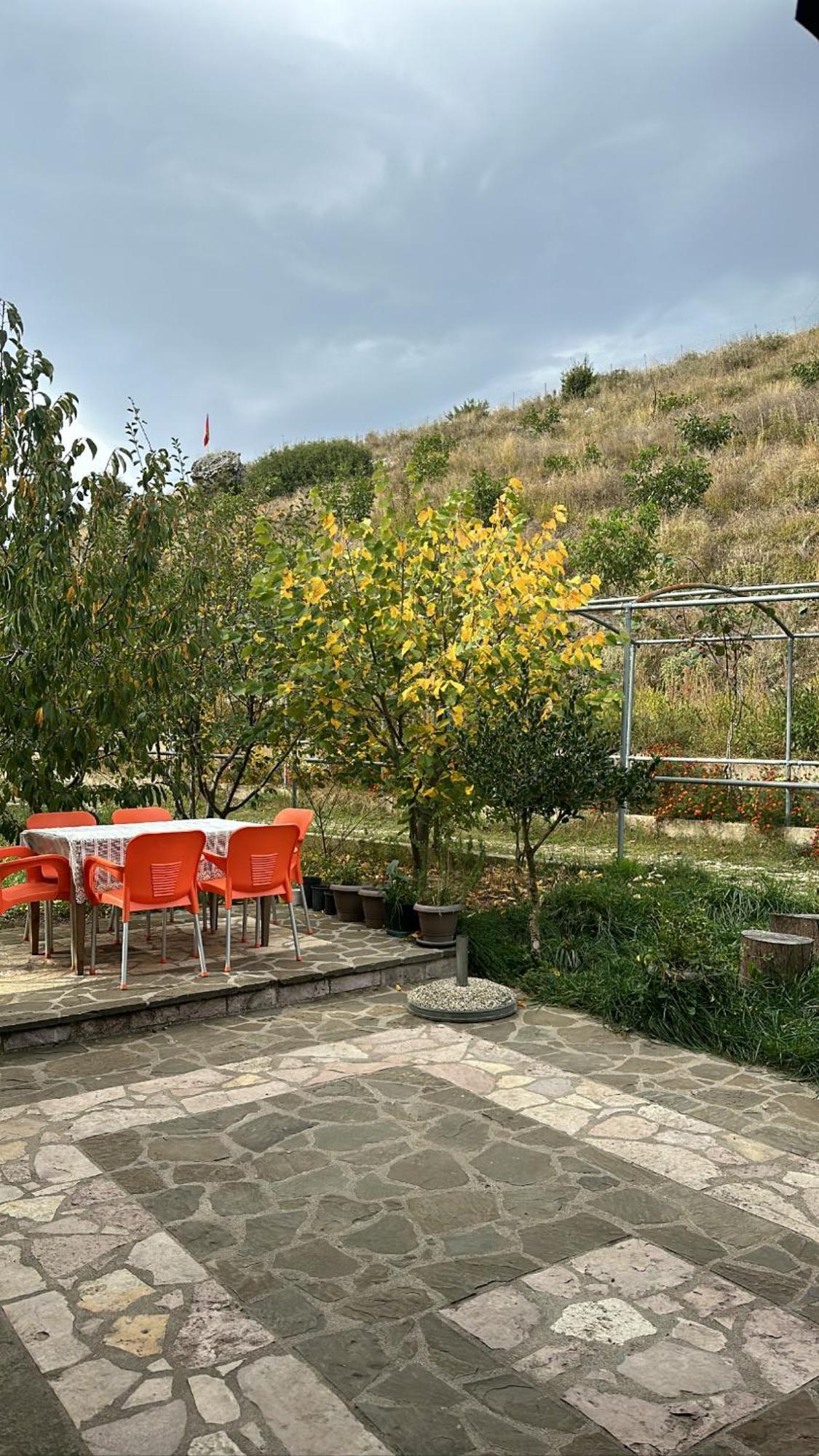 Bujtina Hader Xhebro Hostel Tepelene ภายนอก รูปภาพ